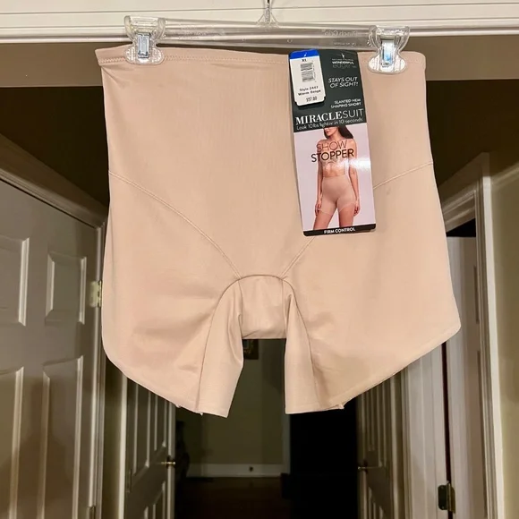 NWT Women's Miraclesuit At Waist Slanted Hem Shaping Shorts Warm Beige Size XL - Picture 3 of 5